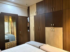 Bedroom in 1.5 BHK Apartment at Carter Apatment, Pali Hill – for Rent