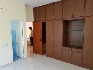 Room in 2 BHK Apartment at Brigade Meadows, Kanakapura Road – for Rent