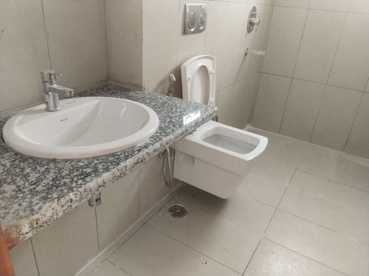 Bathroom, ss-linden 4 Bedroom 2741 Sq.Ft. Apartment In Sector 84 Gurgaon 10712741
