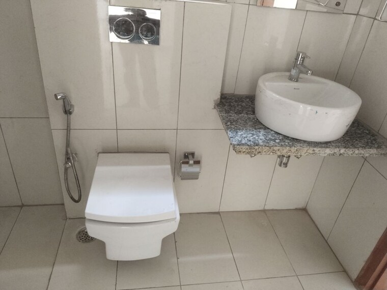 Bathroom, ss-linden 4 Bedroom 2741 Sq.Ft. Apartment In Sector 84 Gurgaon 10712741