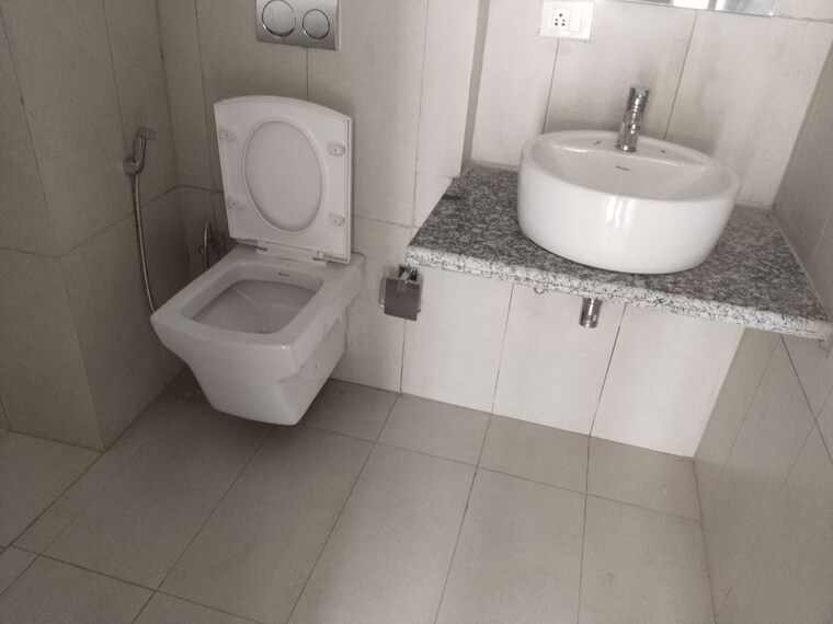 Bathroom, ss-linden 4 Bedroom 2741 Sq.Ft. Apartment In Sector 84 Gurgaon 10712741