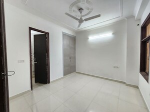 Room in 1 BHK Builder Floor at Chattarpur – for Rent