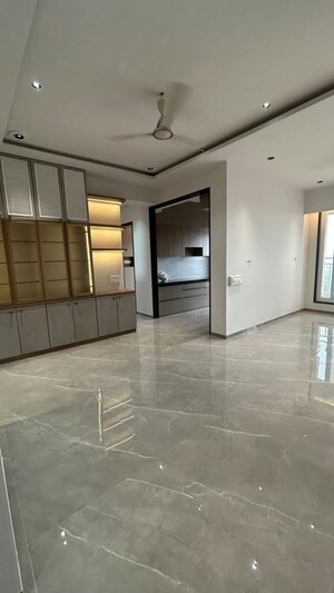 Room in 3 BHK Apartment at Big Splash, Vashi Sector 17 – for Rent