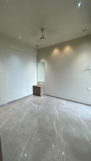 Room in 3 BHK Apartment at Big Splash, Vashi Sector 17 – for Rent
