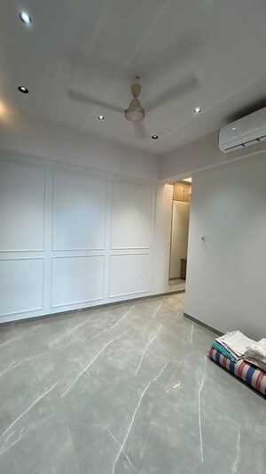 Room in 3 BHK Apartment at Big Splash, Vashi Sector 17 – for Rent
