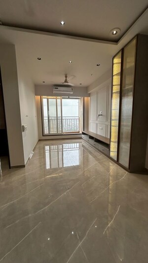 Room in 3 BHK Apartment at Big Splash, Vashi Sector 17 – for Rent