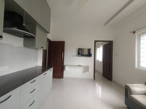 Room in 1 BHK Builder Floor at Hsr Layout Sector 2 – for Rent