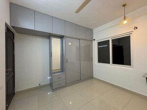 Room in 3 BHK Apartment at Shriram Luxor, Hennur Road – for Sale