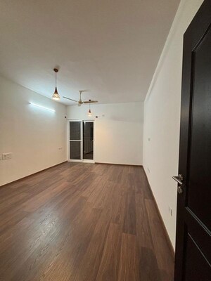 Room in 3 BHK Apartment at Shriram Luxor, Hennur Road – for Sale