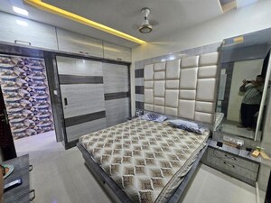 Bedroom in 4 BHK Apartment at Thakur Jewel Tower, Kandivali East – for Rent