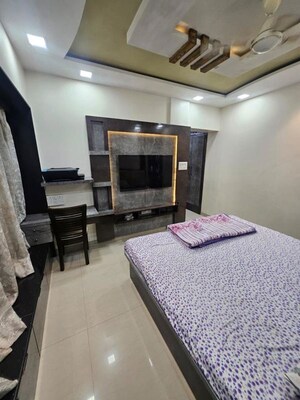 Bedroom in 4 BHK Apartment at Thakur Jewel Tower, Kandivali East – for Rent