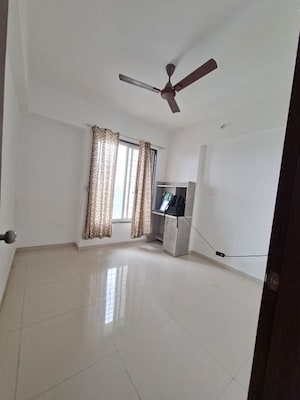 Room in 2 BHK Apartment at Ganraj Skydale, Mohammadwadi – for Rent