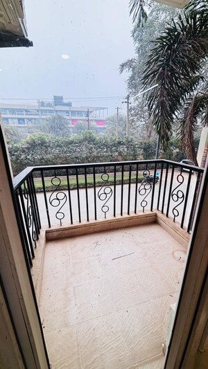 3 BHK Apartment For Rent in Emaar Emerald Estate, Sector 65