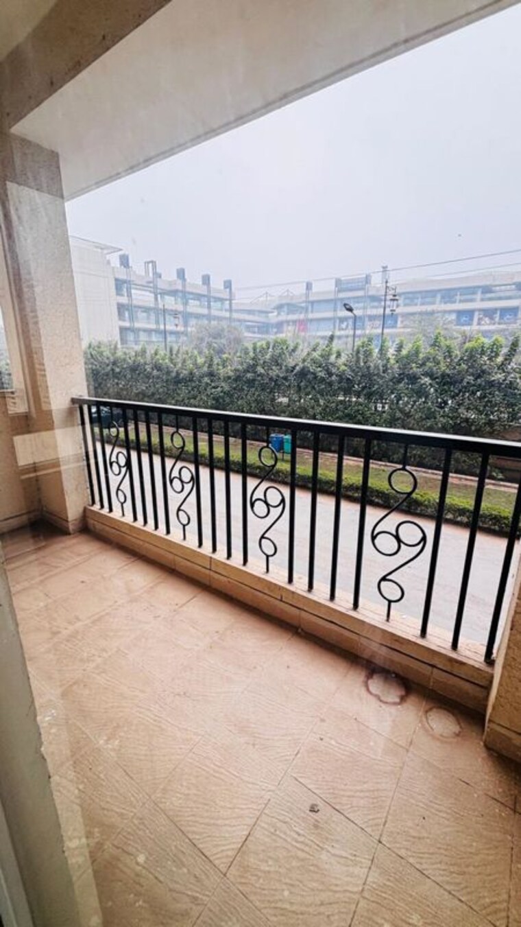 Balcony, emaar-emerald-estate 3 Bedroom 1310 Sq.Ft. Apartment In Sector 65 Gurgaon 10712810
