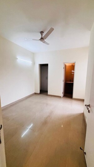 Room in 3 BHK Apartment at Emaar Emerald Estate, Sector 65 – for Rent