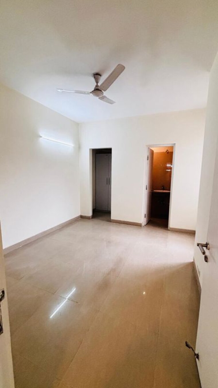 Room, emaar-emerald-estate 3 Bedroom 1310 Sq.Ft. Apartment In Sector 65 Gurgaon 10712810