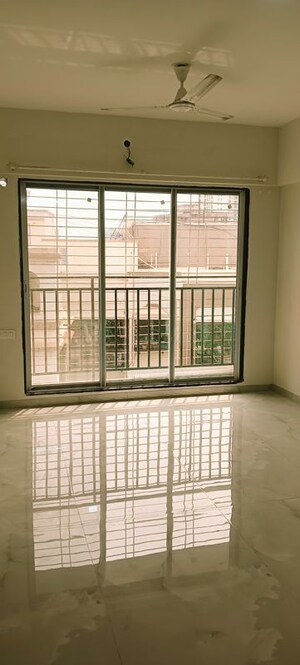 2 BHK Apartment For Rent in Shiv Pearl Gardens, Malad West