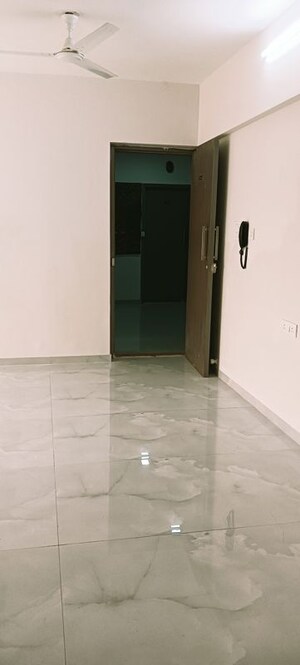 Room in 2 BHK Apartment at Shiv Pearl Gardens, Malad West – for Rent