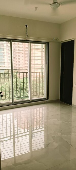 Room in 2 BHK Apartment at Shiv Pearl Gardens, Malad West – for Rent