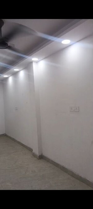 Room in  Shop at Govindpuri – for Sale