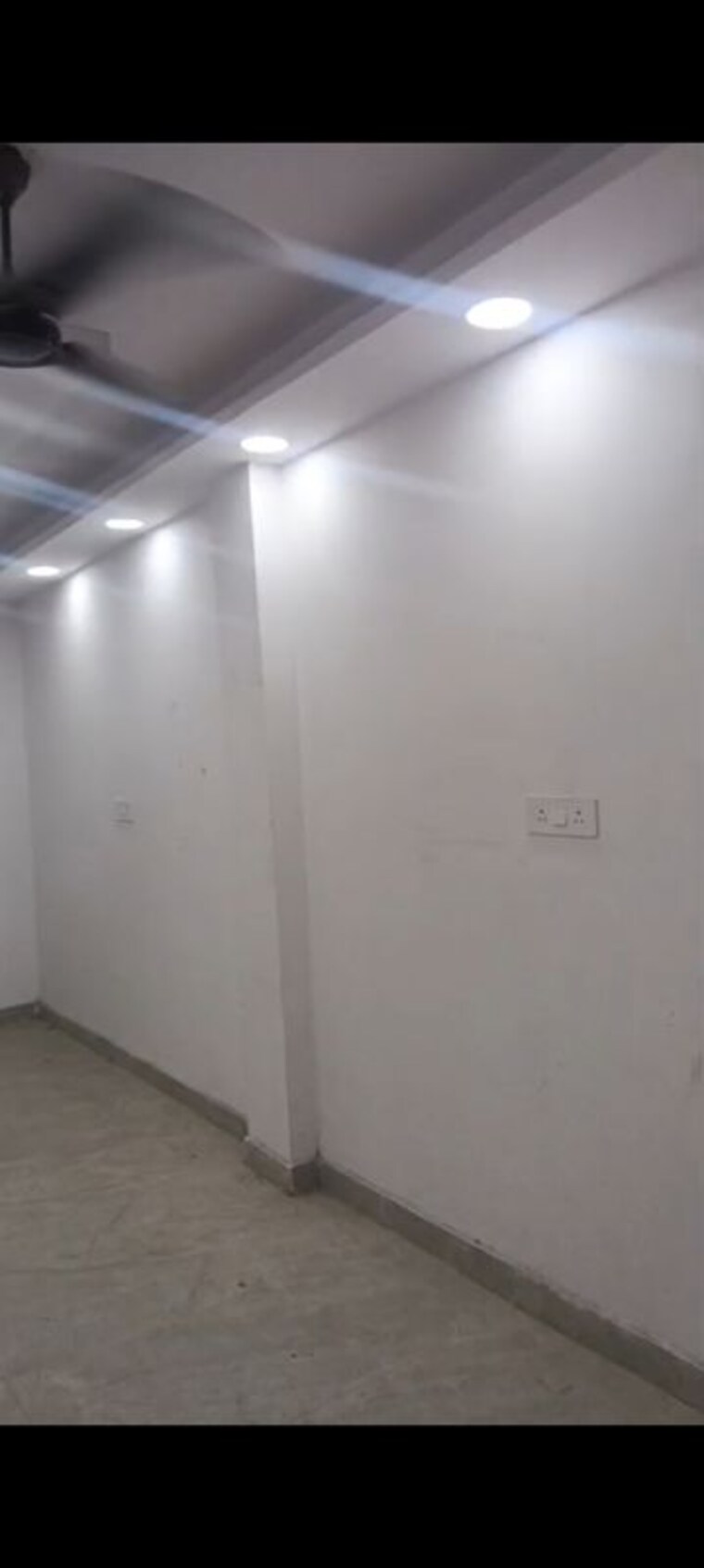 Room, govindpuri Commercial Shop 300 Sq.Ft. In Govindpuri Delhi 10712818
