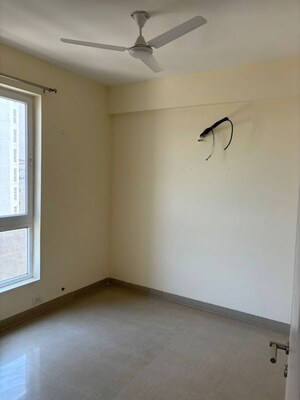 3 BHK Apartment For Rent in Emaar Emerald Estate, Sector 65