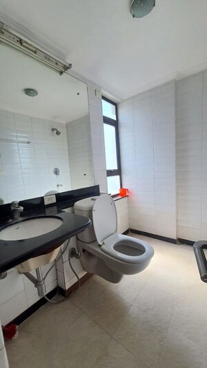 Team Area in 3 BHK Apartment at Auram Floor, South City 2 – for Rent
