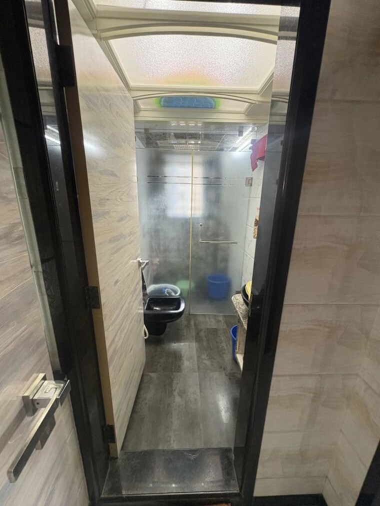 Bathroom, byculla 2 Bedroom 870 Sq.Ft. Apartment In Byculla Mumbai 10712858