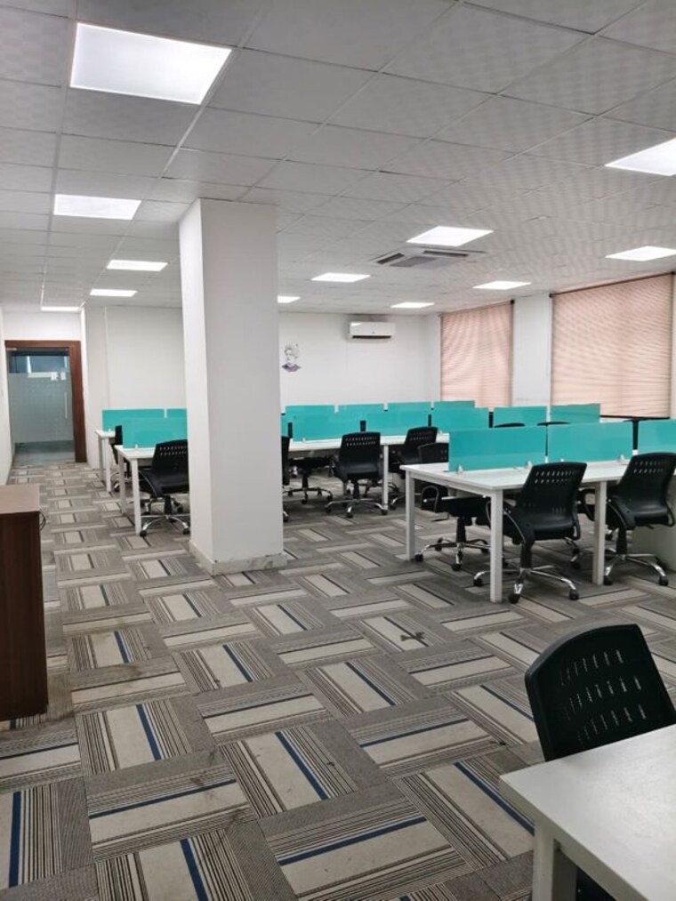Team Area, sector 63 Commercial Office Space 2100 Sq.Ft. In Sector 63 Noida 10712857