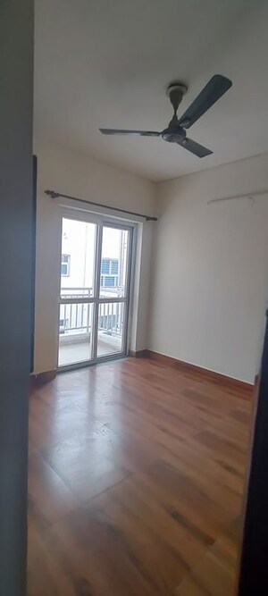 Room in 3 BHK Builder Floor at Sector 85 – for Rent