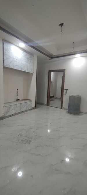 Room in 4 BHK Builder Floor at Ashoka Enclave – for Rent