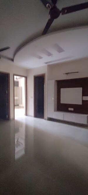 Building Lobby in 4 BHK Builder Floor at Ashoka Enclave – for Rent
