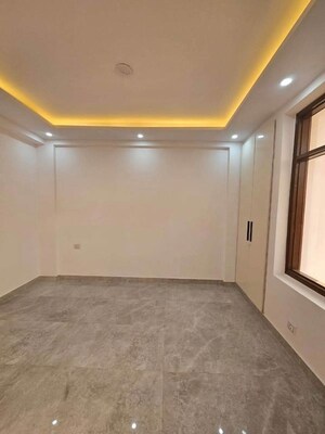Room in 3 BHK Apartment at Freedom Fighters Enclave – for Rent