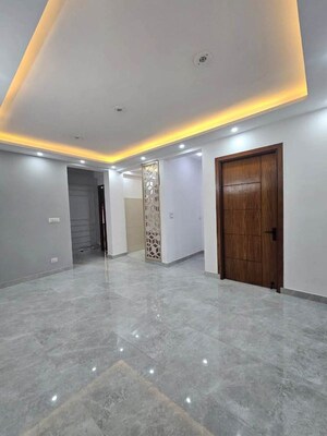 Room in 3 BHK Apartment at Freedom Fighters Enclave – for Rent
