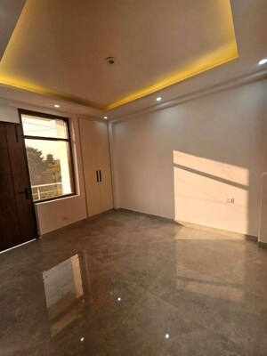 Room in 3 BHK Apartment at Freedom Fighters Enclave – for Rent
