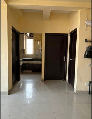 Room in 4 BHK Villa at Sector 27 Yamuna Expressway – for Rent