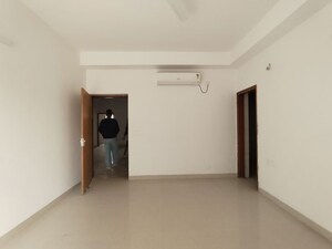 Room in 4 BHK Apartment at SS Linden, Sector 84 – for Rent