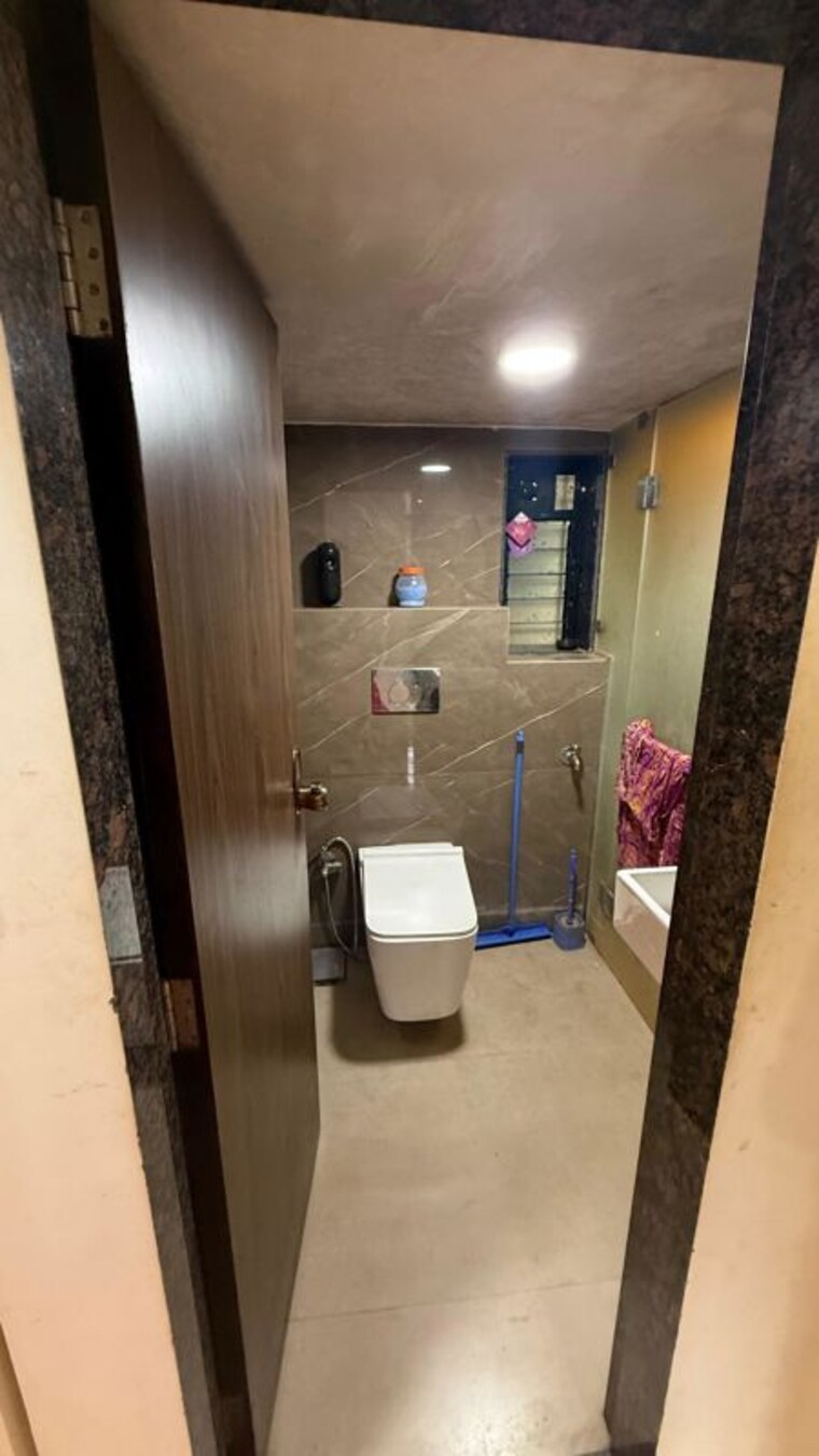Bathroom, lodha-woods 4 Bedroom 1934 Sq.Ft. Apartment In Kandivali East Mumbai 10712925