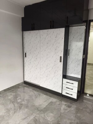 Room in 3 BHK Builder Floor at Palam Vihar – for Rent