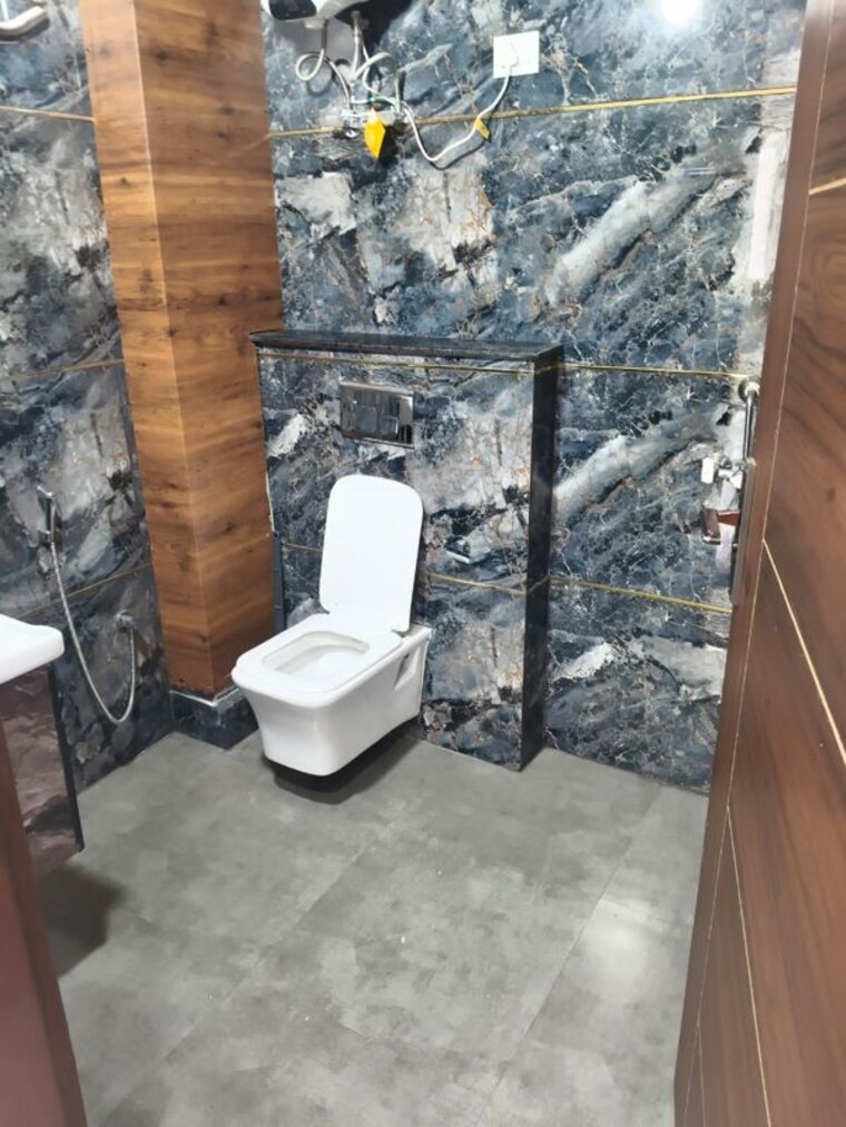 Bathroom, palam vihar 3 Bedroom 2000 Sq.Ft. Builder Floor In Palam Vihar Gurgaon 10712934