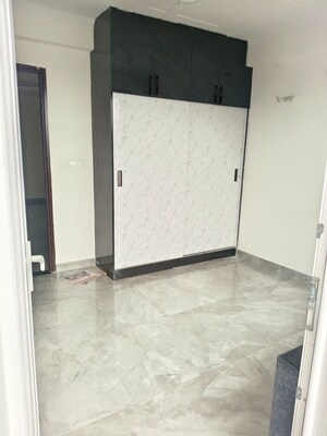 Room in 3 BHK Builder Floor at Palam Vihar – for Rent