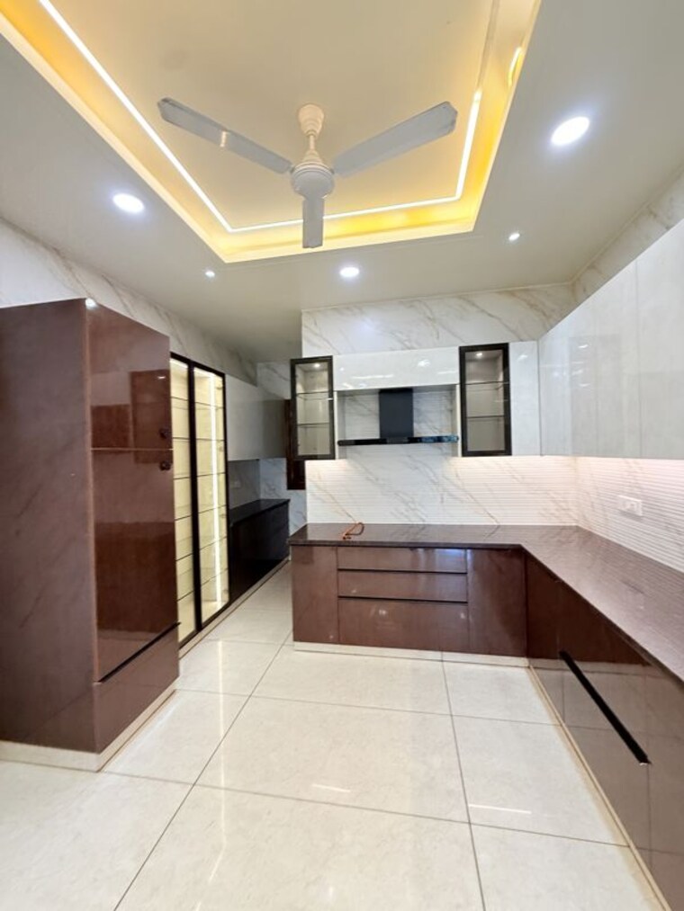 Kitchen, sector 105 4 Bedroom 3229 Sq.Ft. Builder Floor In Sector 105 Noida 10712926