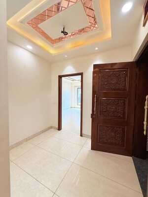 Furnished Amenities in 4 BHK Builder Floor at Sector 105 – for Rent