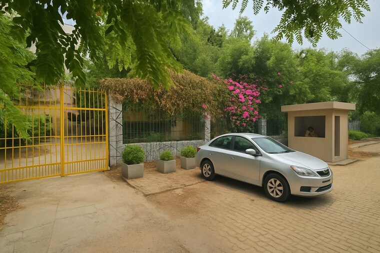  Parking, vasant kunj 4 Bedroom 3200 Sq.Ft. Apartment In Vasant Kunj Delhi 10712931