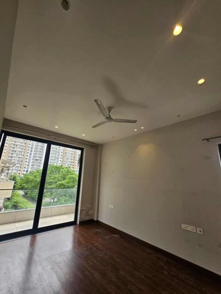 Room, emaar-mgf-emerald-hills 3 Bedroom 360 Sq.Ft. Builder Floor In Sector 65 Gurgaon 10712948