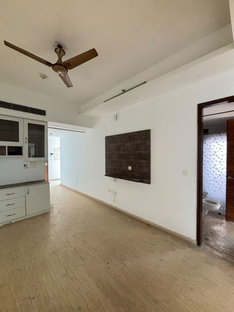 Room, mahagun-mezzaria 3 Bedroom 2500 Sq.Ft. Apartment In Sector 78 Noida 10712962