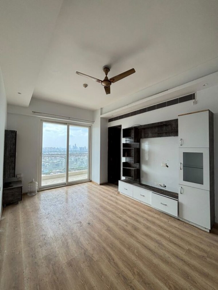 Room, mahagun-mezzaria 3 Bedroom 2500 Sq.Ft. Apartment In Sector 78 Noida 10712962