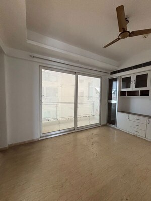 3 BHK Apartment For Rent in Mahagun Mezzaria, Sector 78