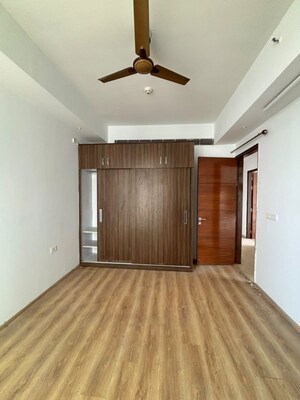 Room in 3 BHK Apartment at Mahagun Mezzaria, Sector 78 – for Rent