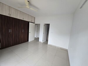 Room in 3 BHK Apartment at Mantri Webcity, Hennur Road – for Rent